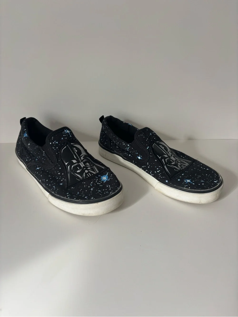 GAP Kids Black Darth Vader Slip-On Sneakers with Blue Star Print Size 3